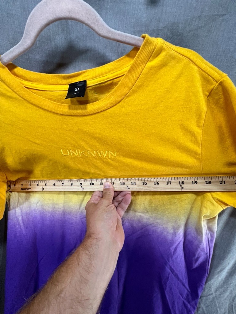 UNKNWN Lebron James Shirt Adult Large Yellow Short Sleeve Pullover Tee Mens gallery
