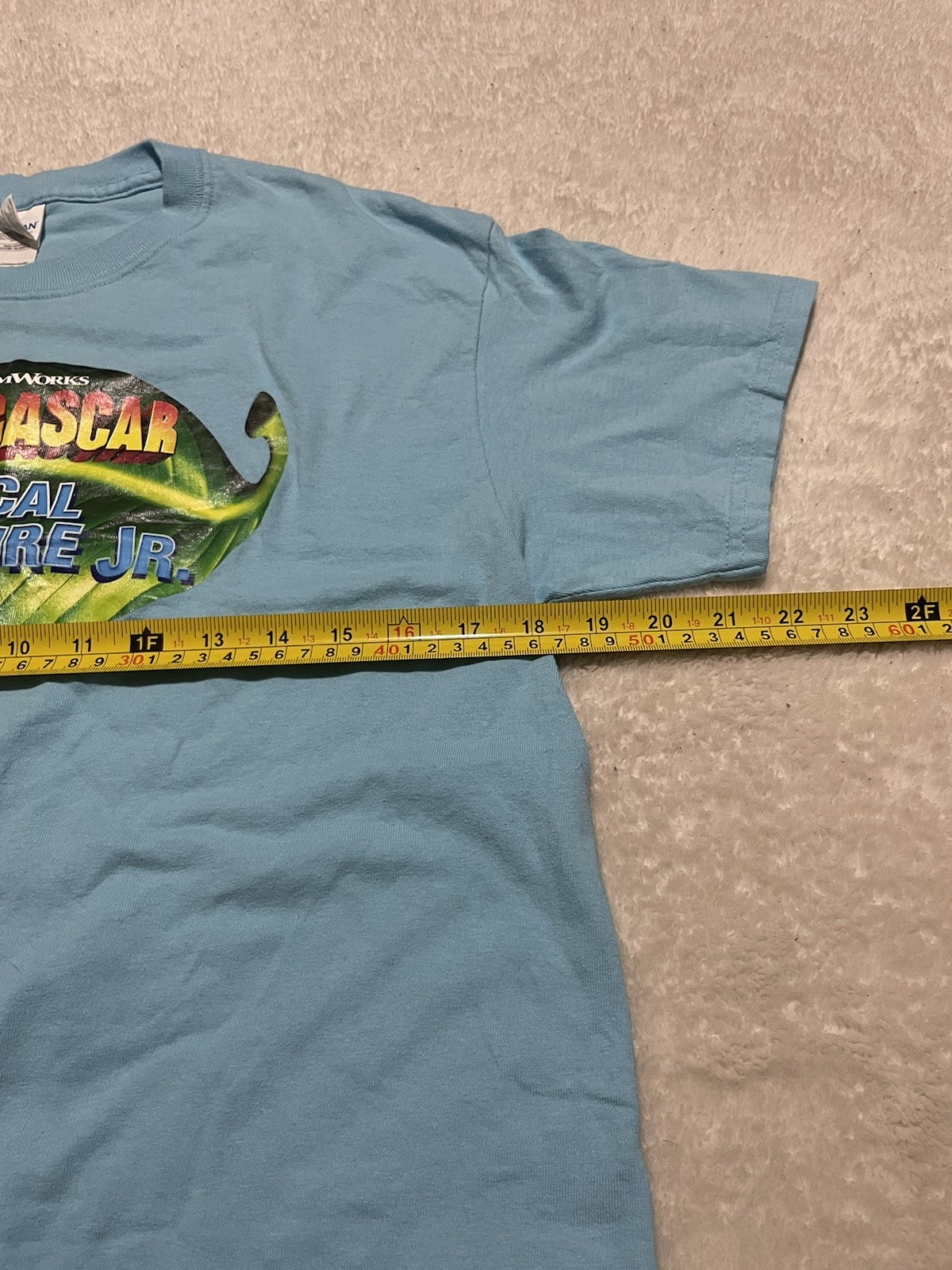 DreamWorks Madagascar T-shirt Men’s Small A Musical Adventure Jr Blue Tee gallery
