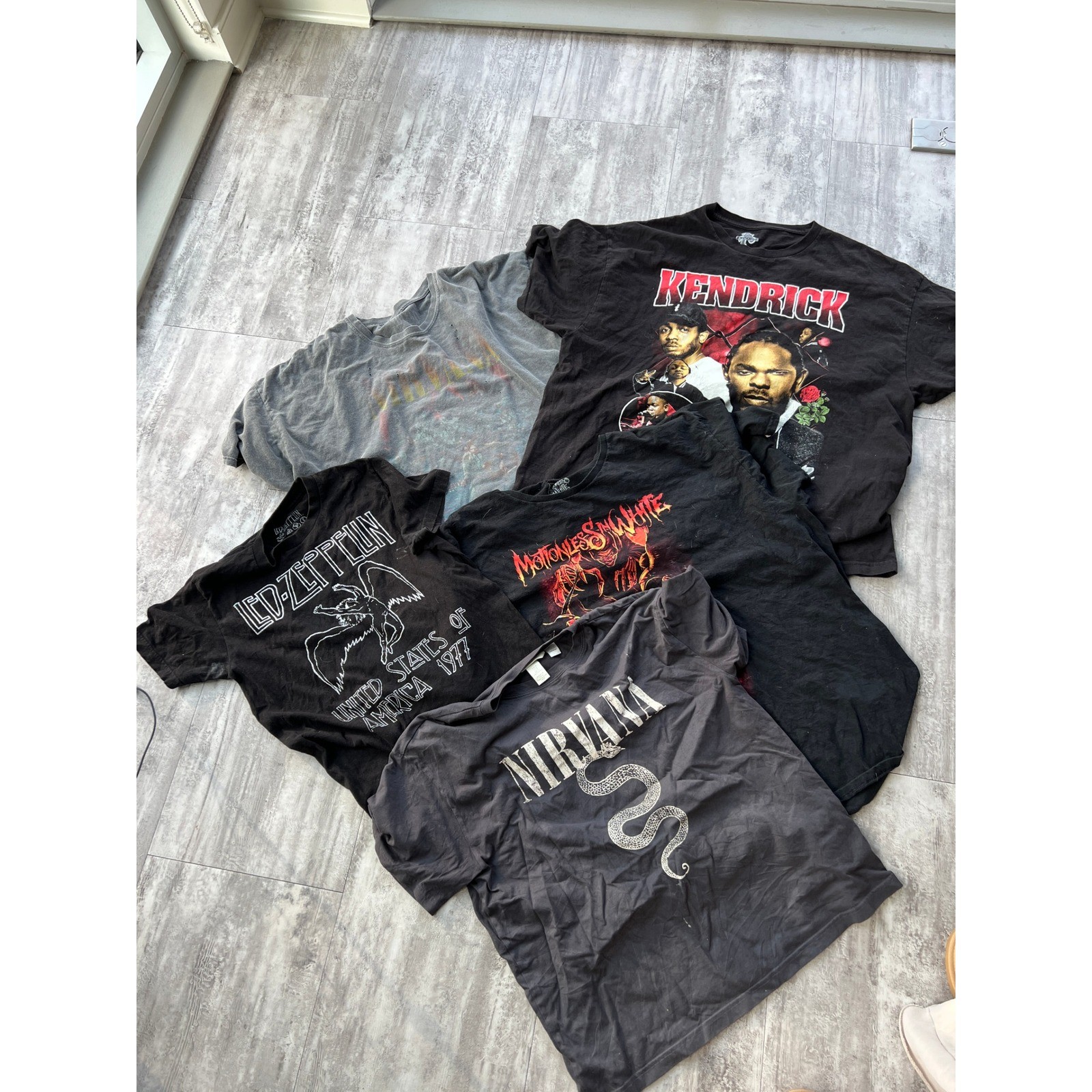 Bulk Lot 25 Graphic Band Tees Nirvana Led Zeppelin Rolling Stones Rap Rock gallery