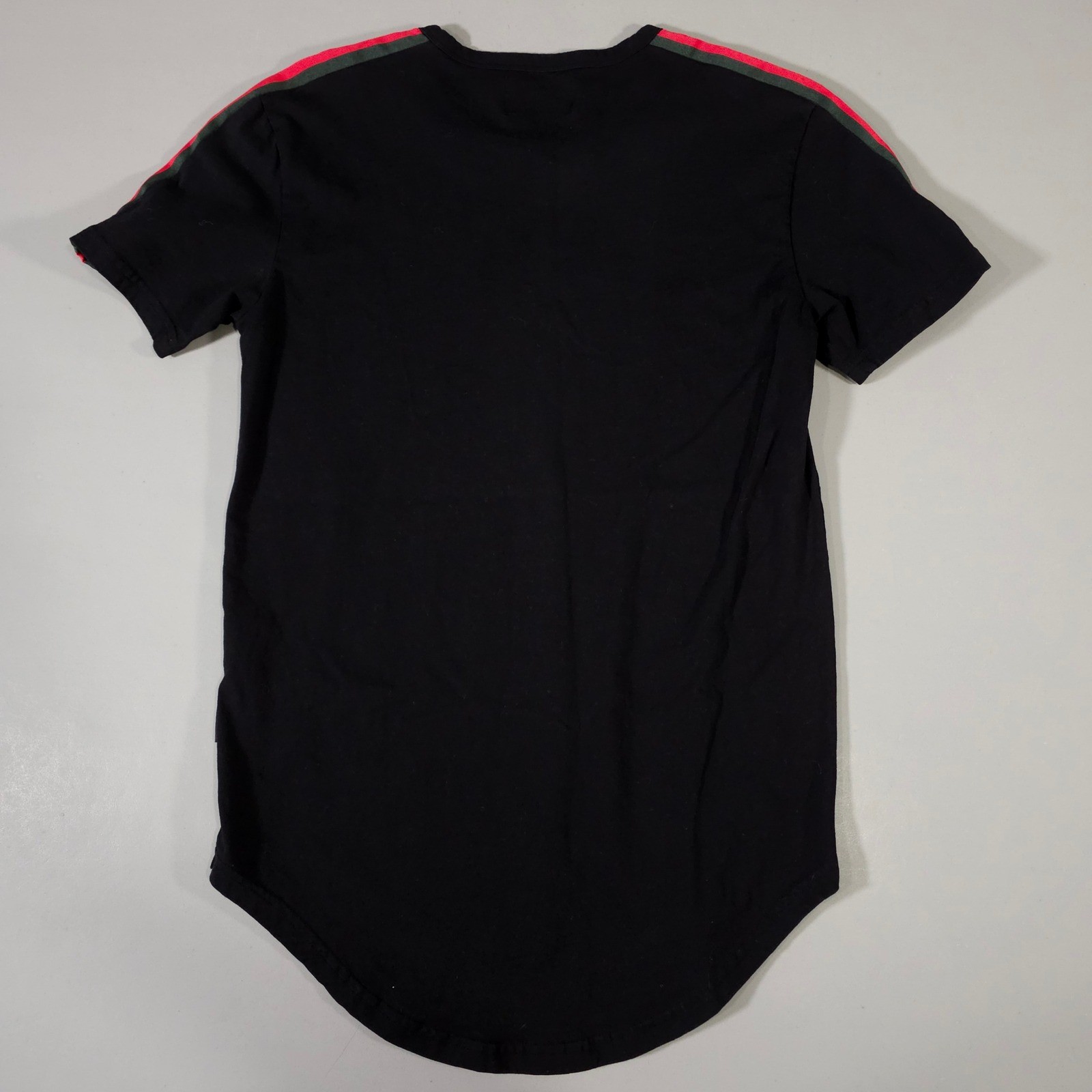 Saint Morta T-Shirt Mens Medium Black Red Green Stripe Longline Curved Hem Tee gallery
