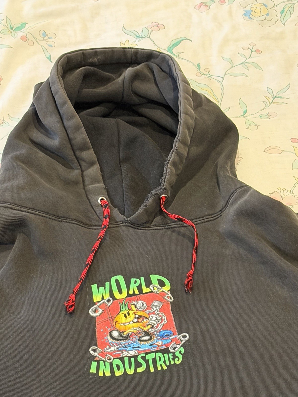 Rare Vintage World Industries Flameboy Straight Edge Punk Skateboarding Hoodie L gallery
