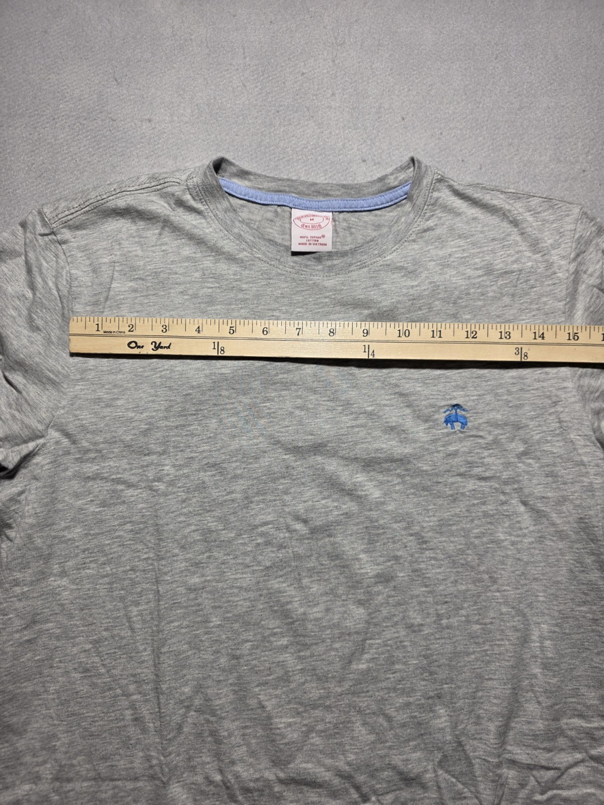 Brooks Brothers Men Medium Gray Supima Cotton Embroidered Golden Fleece T-Shirt gallery