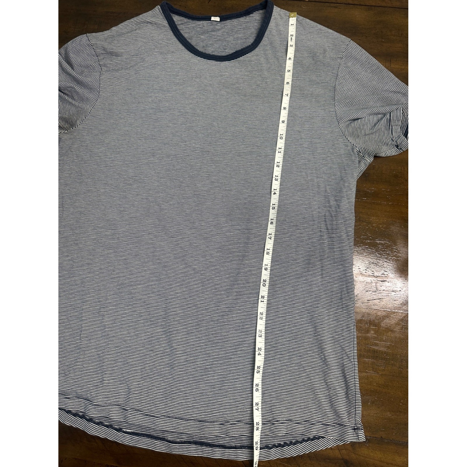 Lululemon 5 Year Basic Tee Mens XL NavyBlue White MicroStripe ShortSleeve TShirt gallery