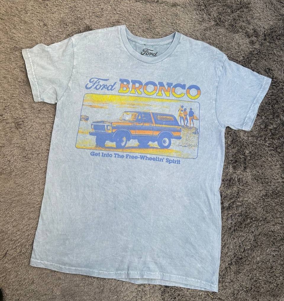 Ford Bronco Free-Wheelin Graphic T-Shirt Medium Blue Acid Wash Vintage Style gallery