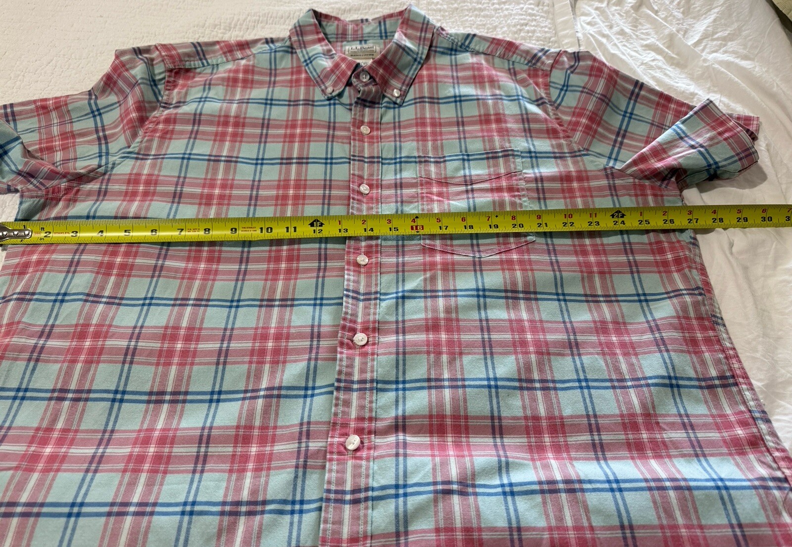 Man's L.L.Bean Comfort Stretch Oxford Short Sleeve Slightly Fitted Plaid gallery