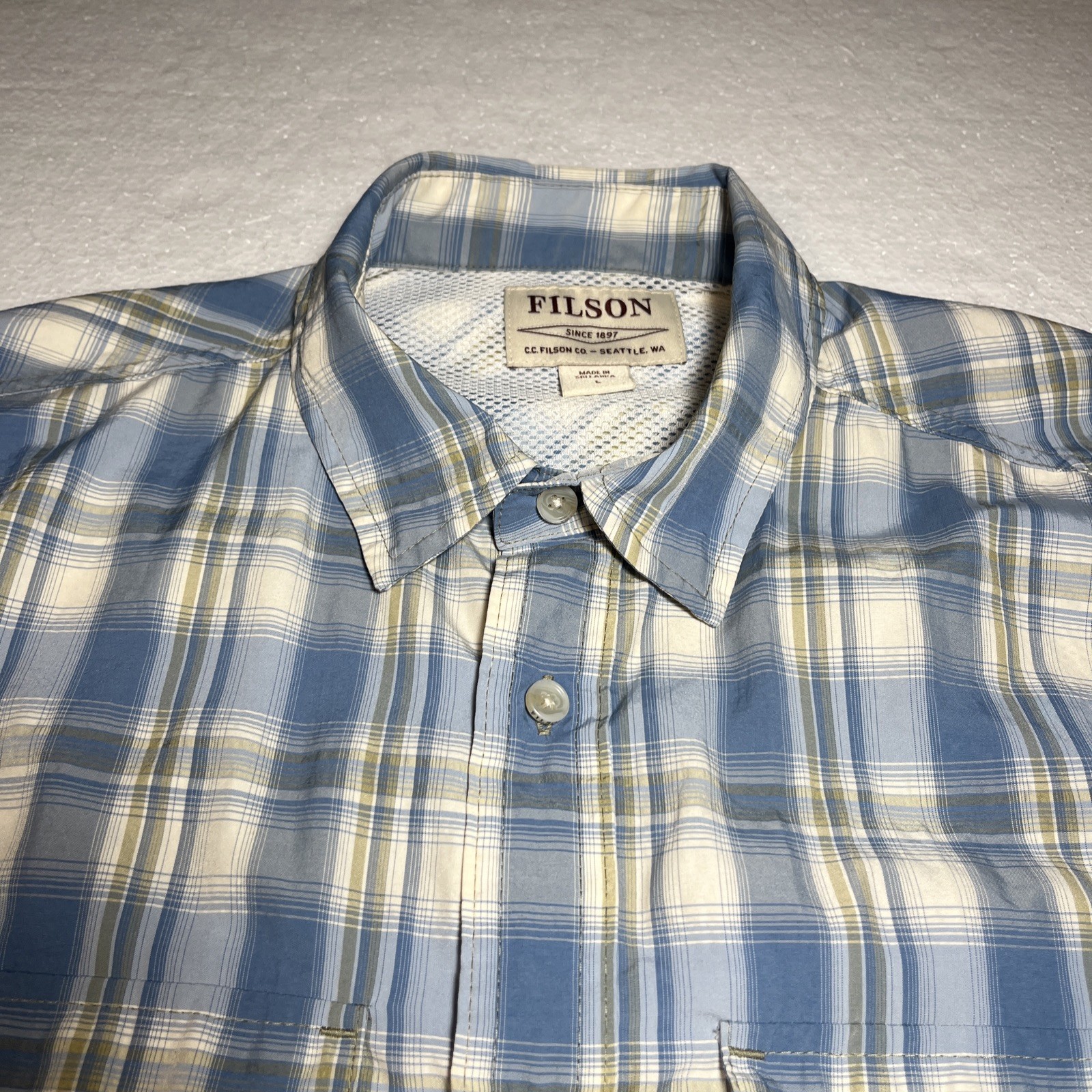 Mens FILSON Blue Plaid Short Sleeve Vented Button Shirt Large gallery