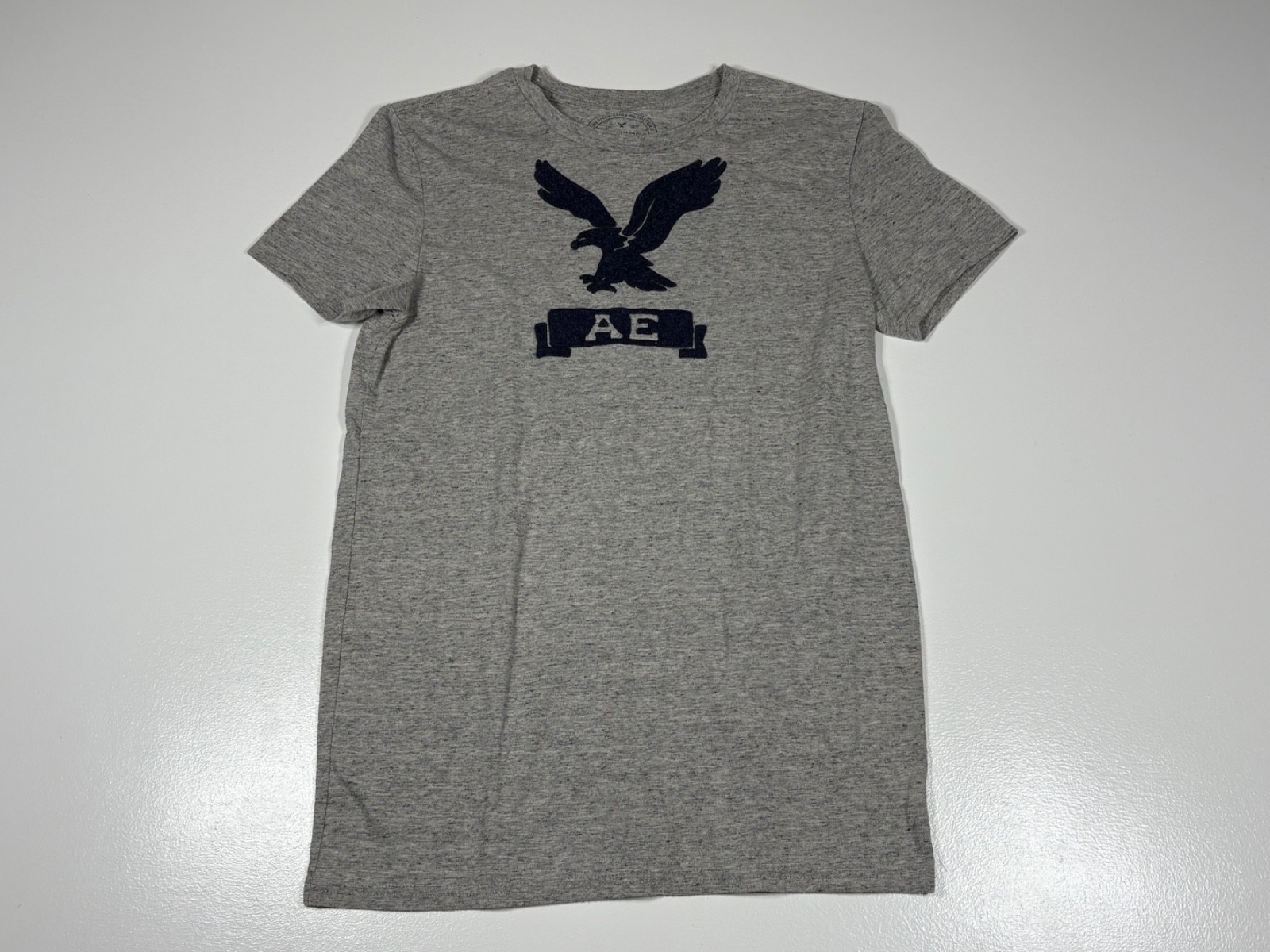 American Eagle t shirt mens Small gray athletic fit soft casual Eagle Logo