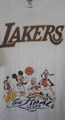 RARE UNK 2009 LAKERS “The Finals” Disney t-shirt. KOBE! Size Large