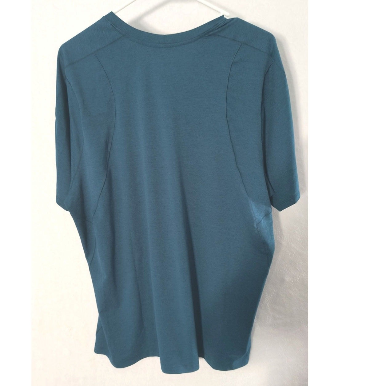 Arc'teryx Men's T-Shirt Size XL Blue Crew Neck Reflective Logo Short Sleeve gallery