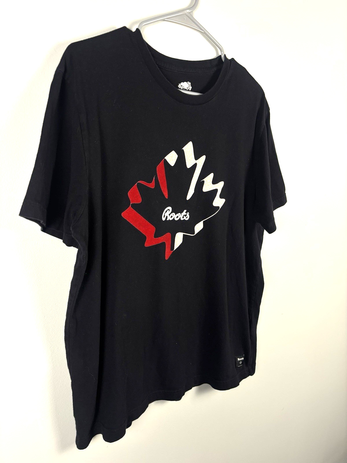Roots Canada Mens Size M Velvet Logo T-Shirt gallery
