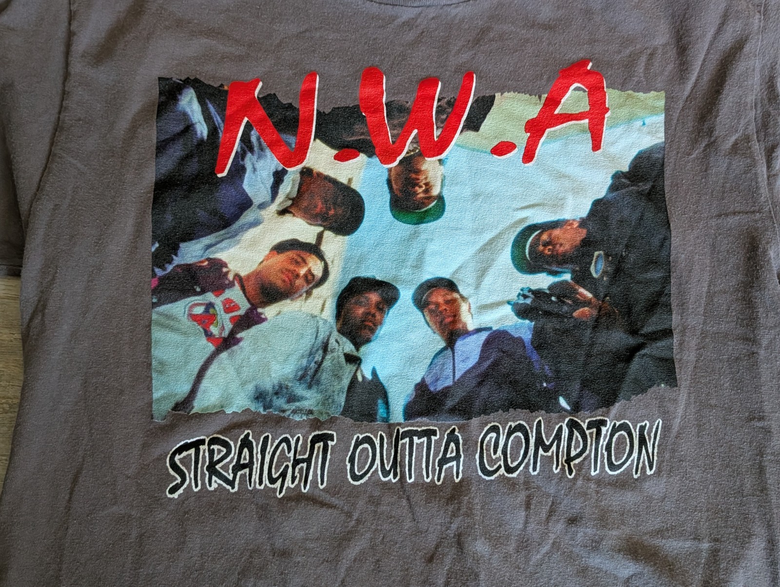 N.W.A. Straight Outta Compton Gray Hip Hop Tee Shirt Size L VGUC Group Photo Rap gallery