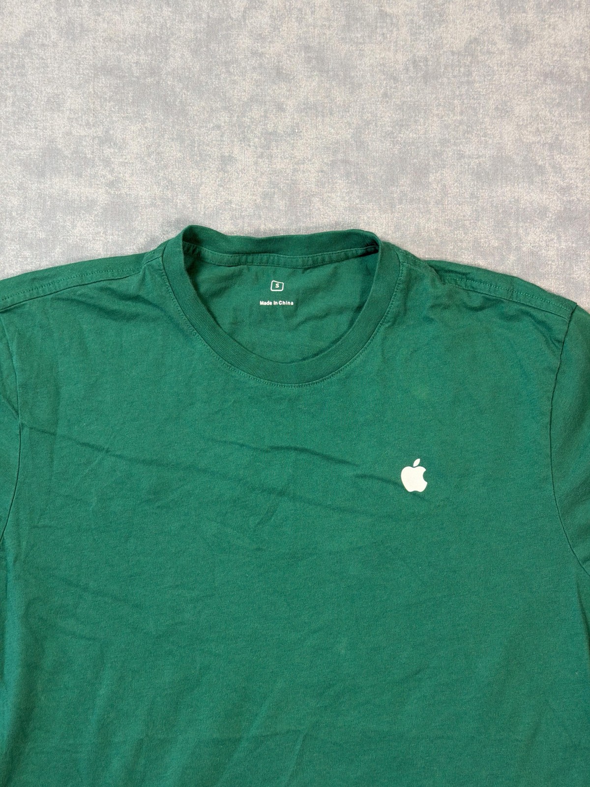 Apple Shirt Mens Small Green Logo Graphic Crew Neck Tee Tagless Technology gallery