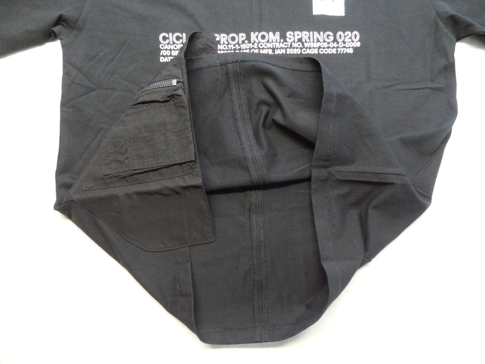 NWT Komakino M Utility Side Zip Pocket Black Short Sleeve Tee T-Shirt Designer gallery