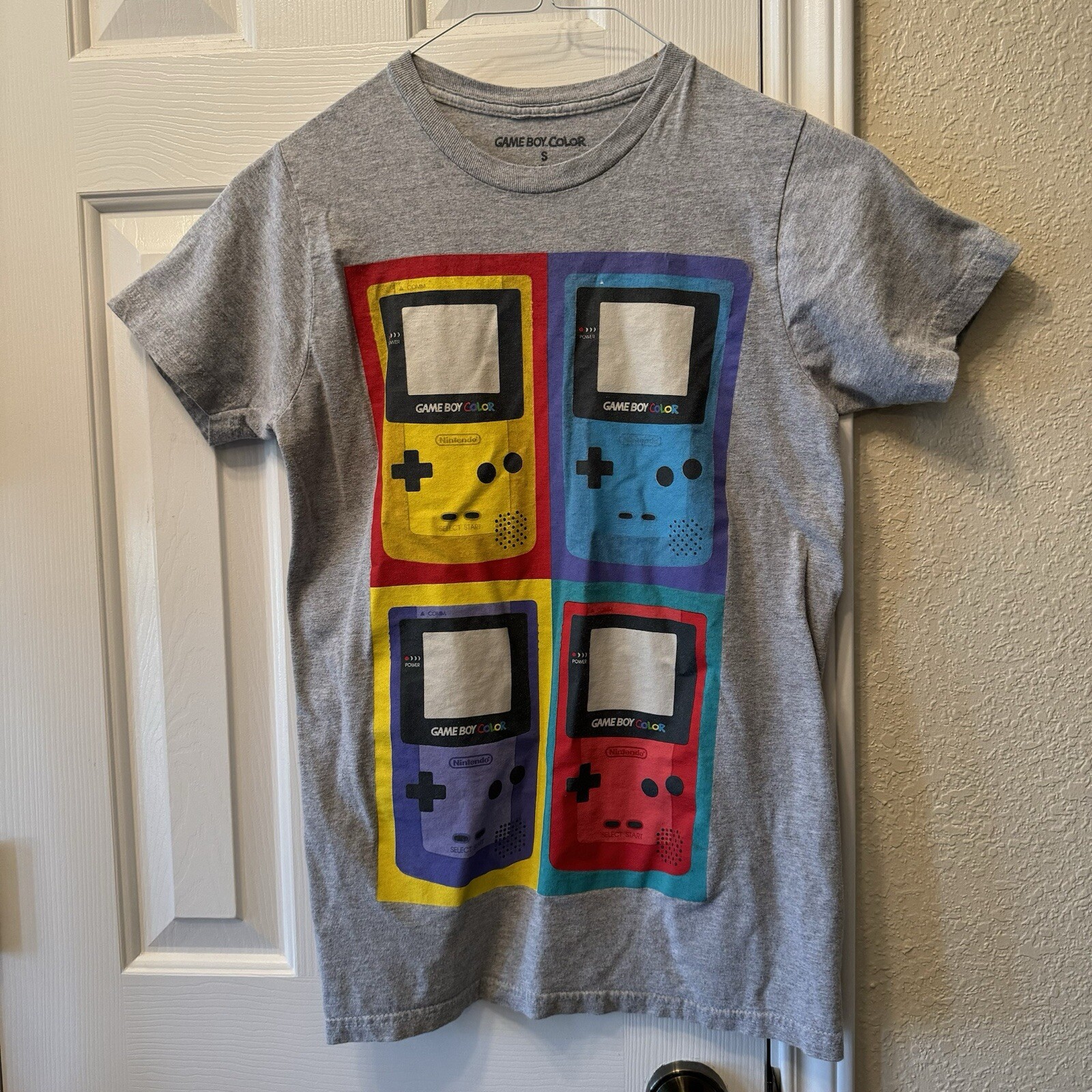GAME BOY COLOR THEMED T-SHIRT-GRAY WITH MULTI-COLORS-MEN’S SMALL-GAME BOY BRAND