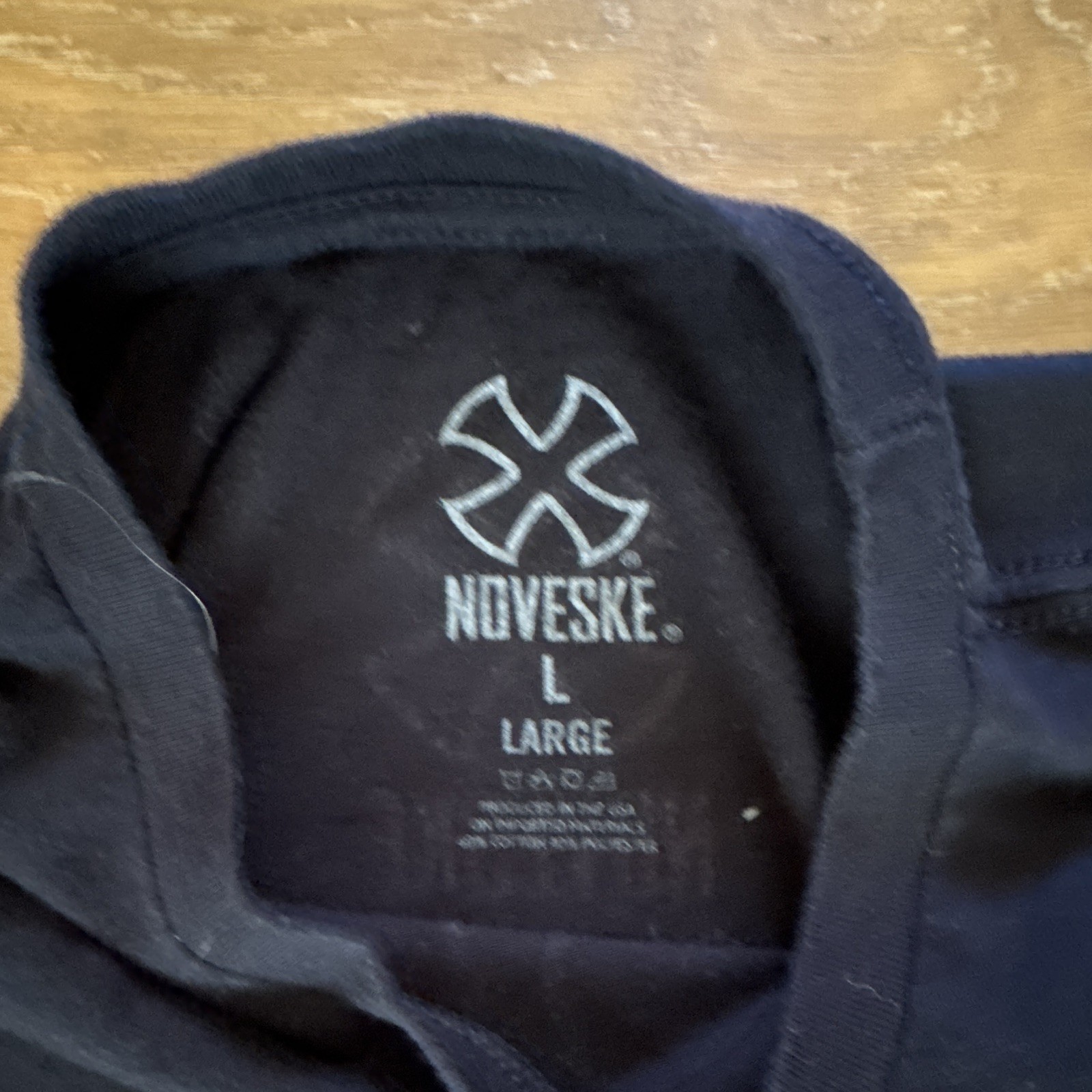 NOVESKE men’s l Tshirt Size L gallery