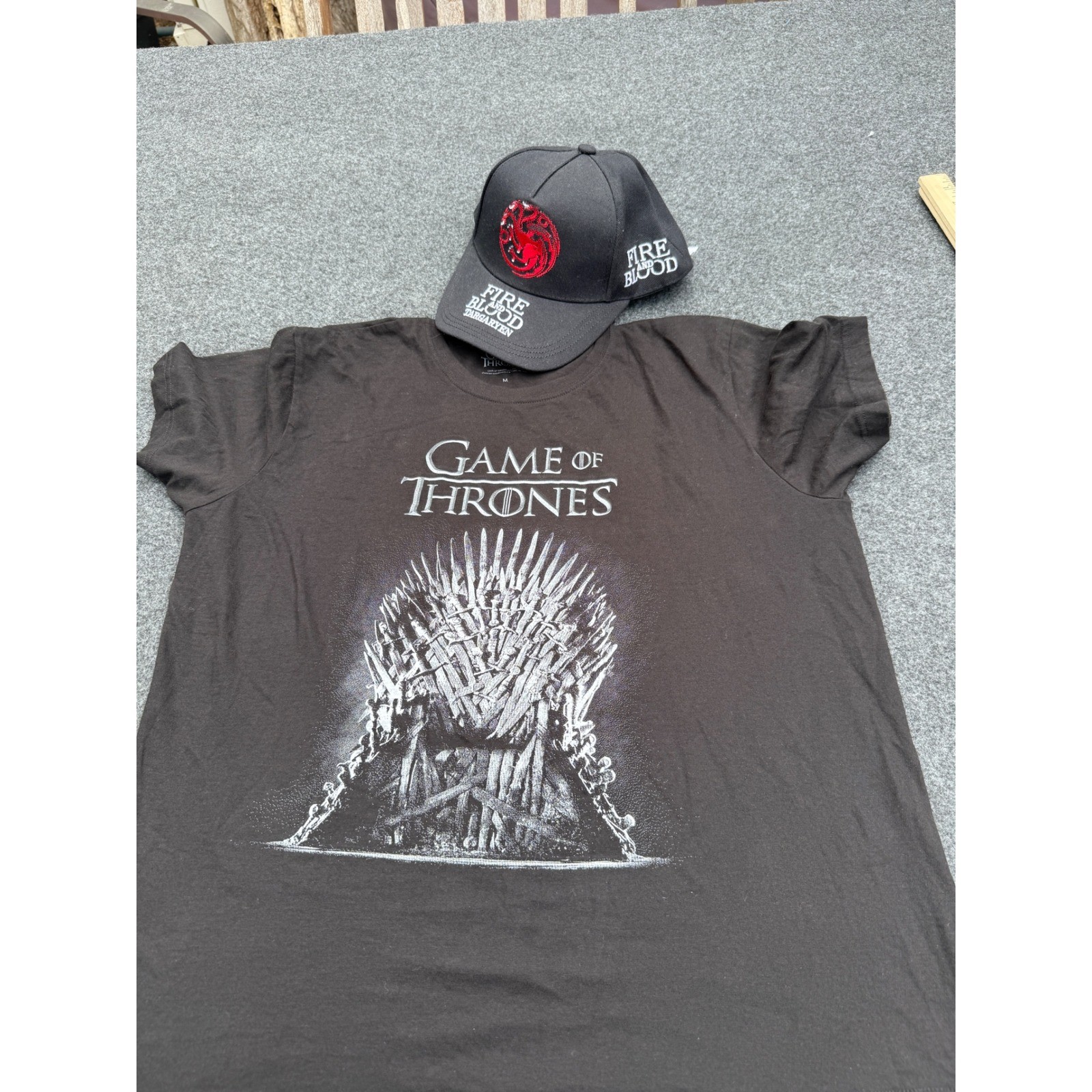 Game of Thrones Shirt Hat Mens Medium Black House Targaryen Iron Throne Bundle gallery