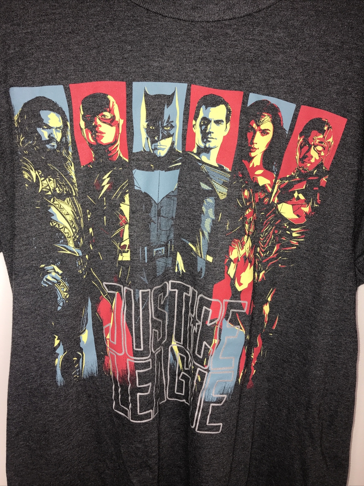 Justice League Varied Faces Gray Short Sleeve T Shirt gallery