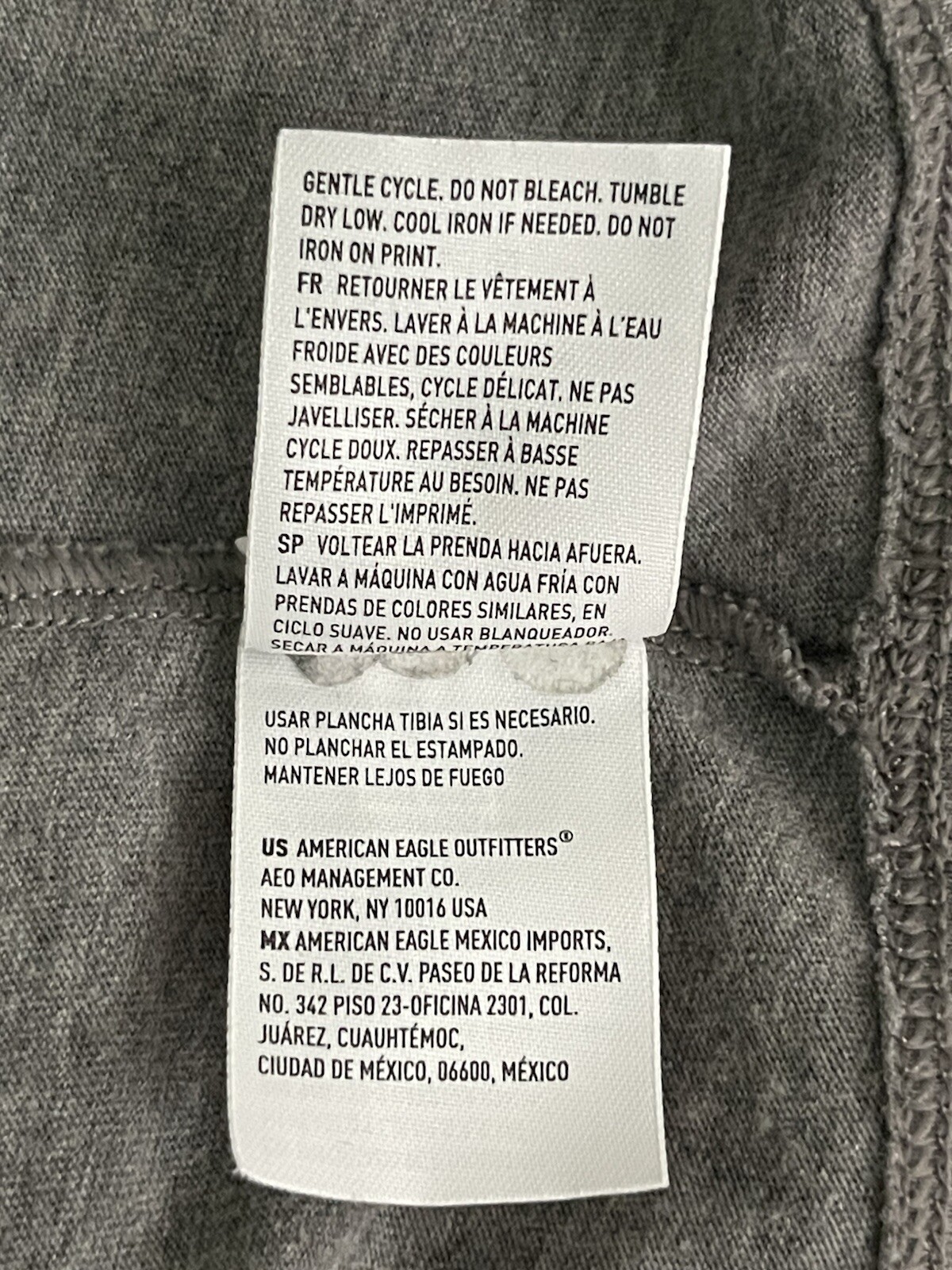AMERICAN EAGLE. MEN’S Tshirt SMALL Gray Standard Fit NY/USALogo gallery