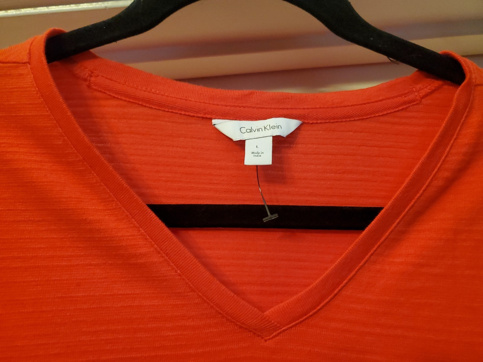 Calvin Klein V-neck TShirt~Sz Large~Men’s~Texture Silk-Like~Red~NEW gallery
