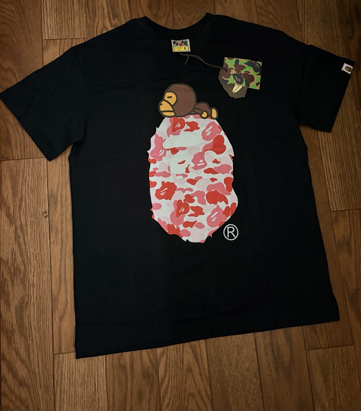 A Bathing Ape BAPE Men's M Black Graphic Logo Crew Neck Short Sleeve T-Shirt gallery