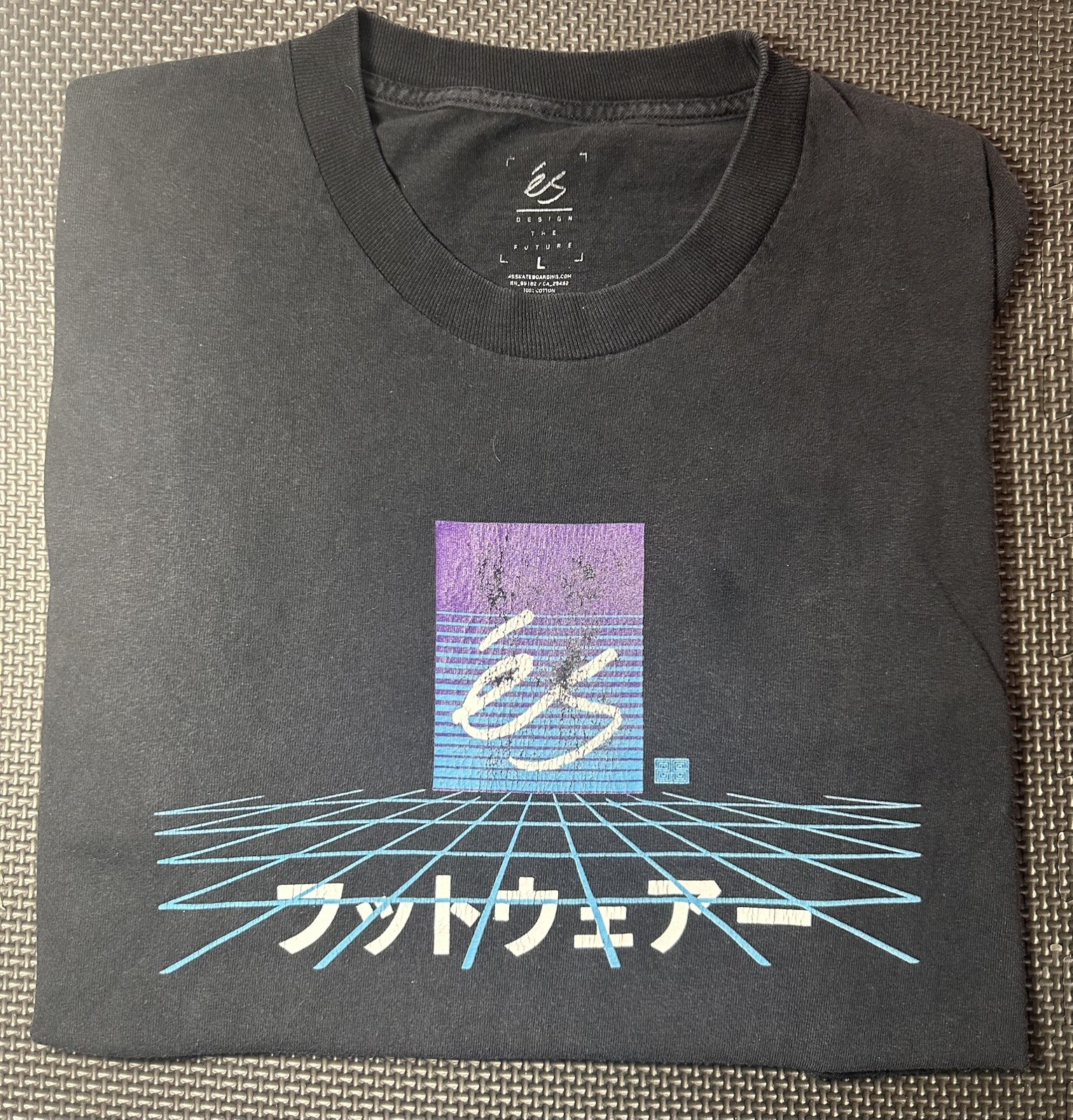 vintage és Skateboard Gundam Tshirt size large gallery