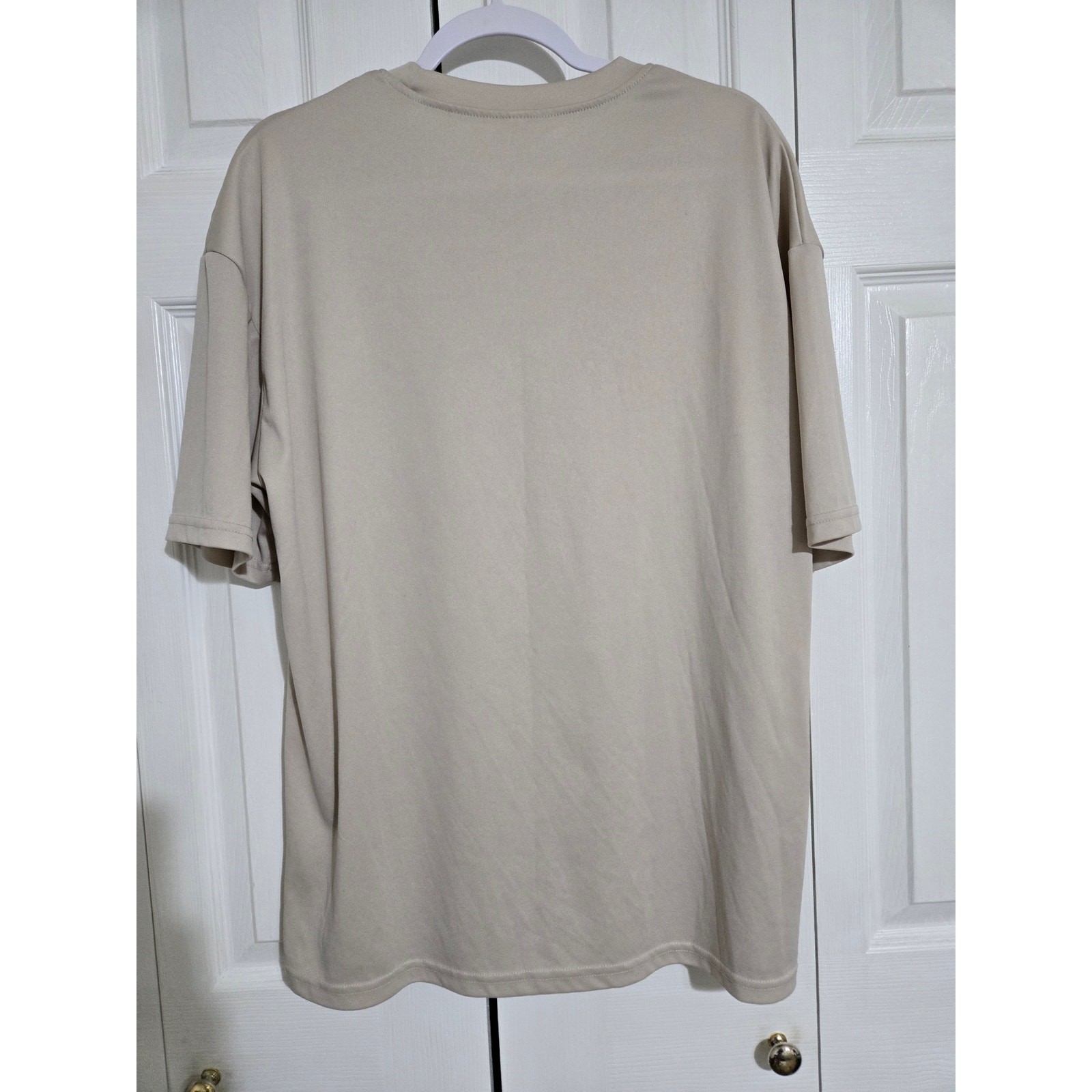 Unknown brand large men's cream colored tshirt gallery