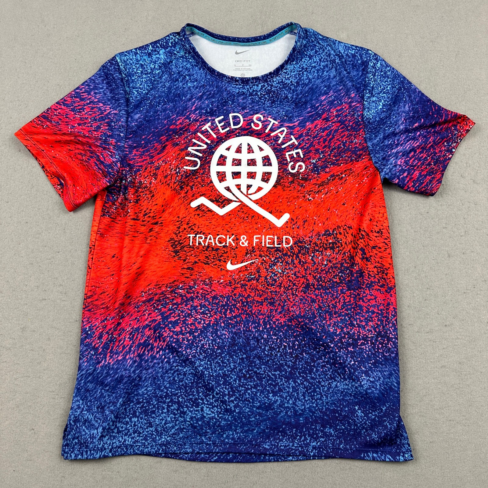 Nike USA Track & Field Shirt Men Small Blue Red Dri-Fit Graphic Flag Patch S gallery