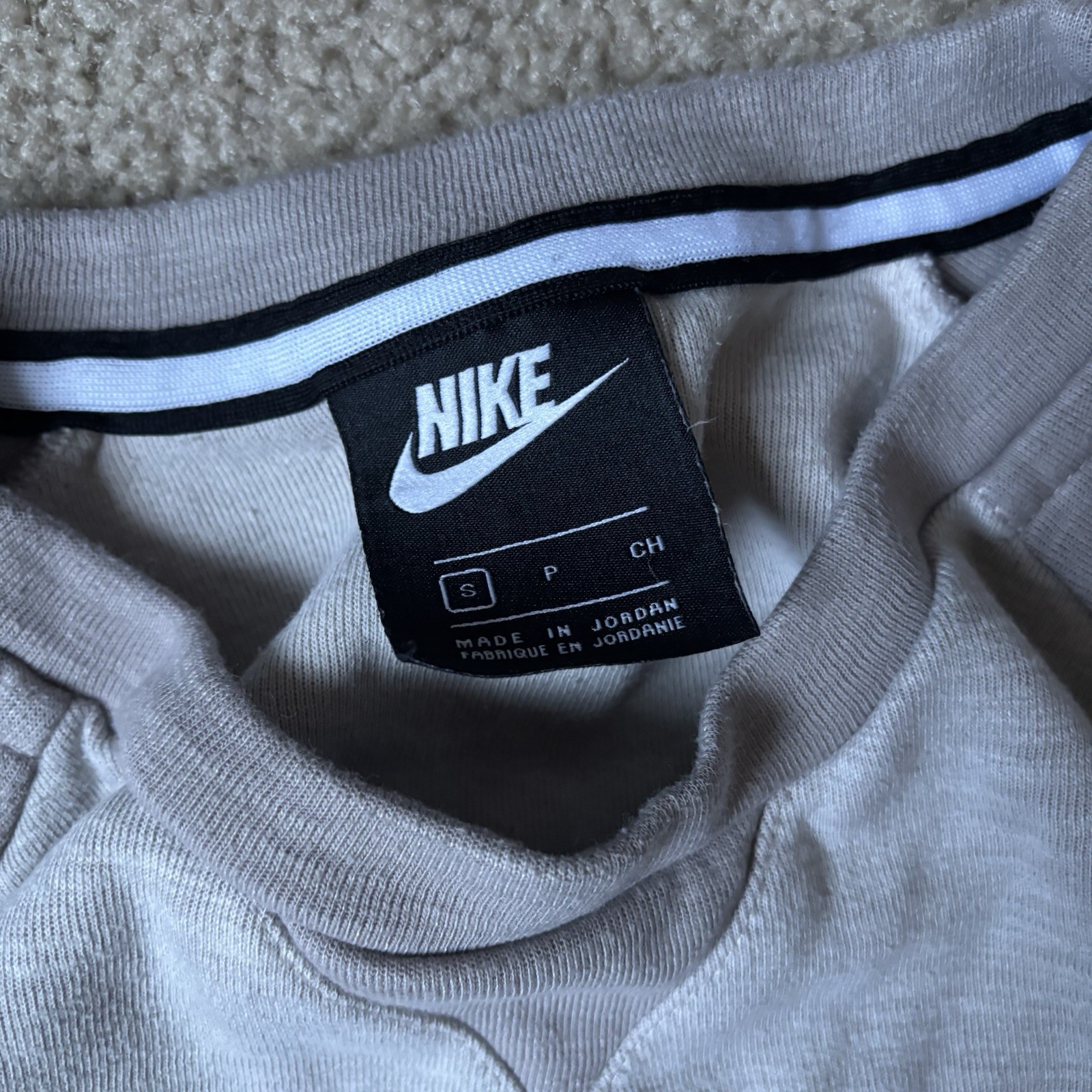 Men's Nike Cream Sweatshirt With Kangaroo Pocket Size Small Y2K Cold Gear gallery