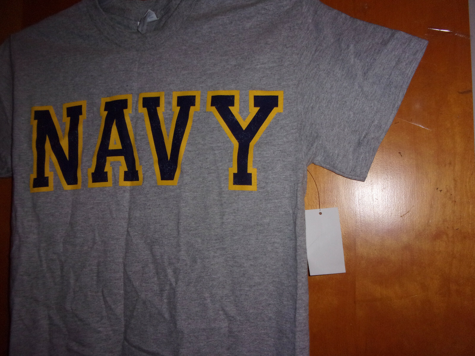 BRAND NEW GILDAN HEAVY COTTON MEN'S " NAVY " PRINT GRAY T ' SHIRT. gallery