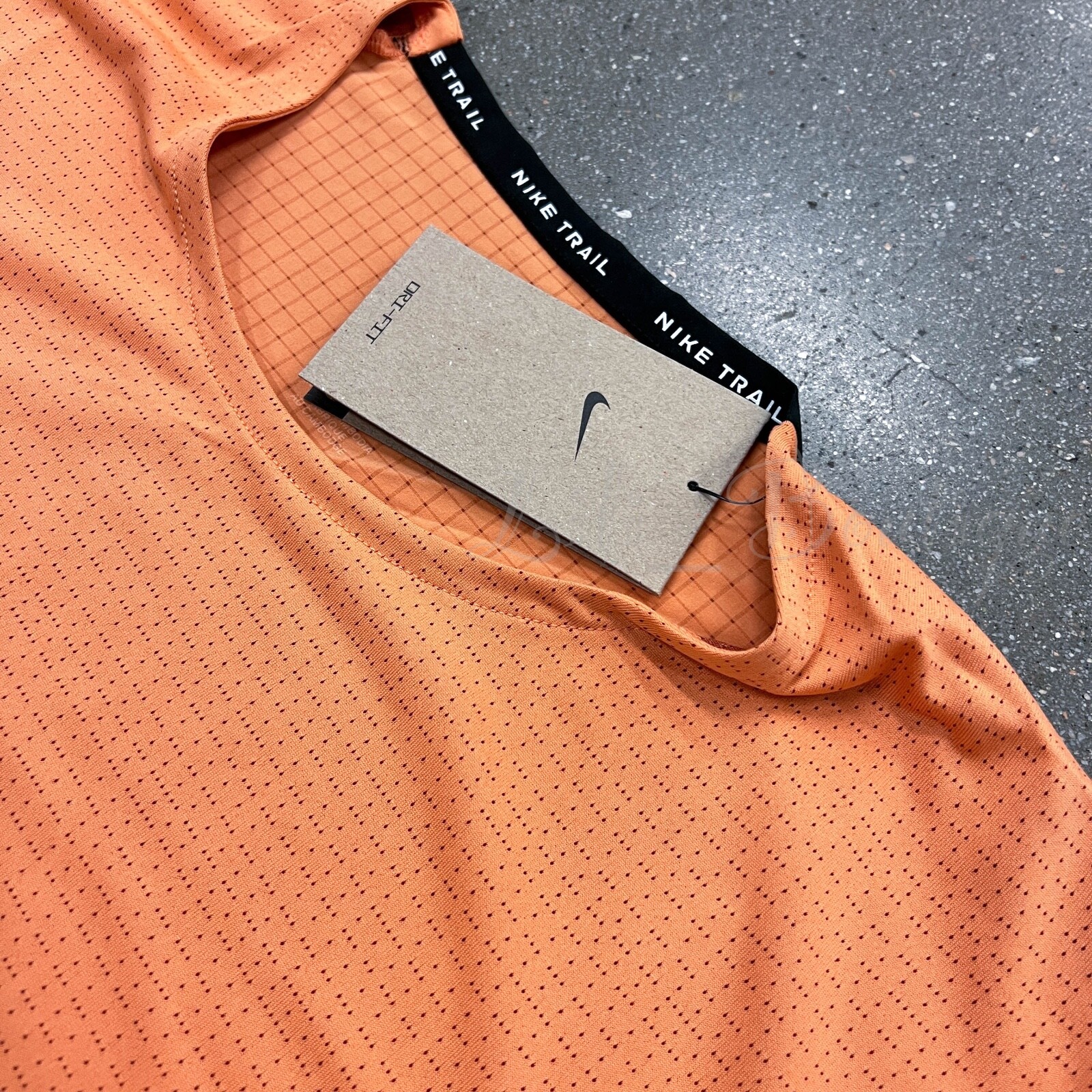 NWT Nike DM4646-871 Men Dri-Fit Rise 365 Trail Running Top Orange Trance Size M gallery
