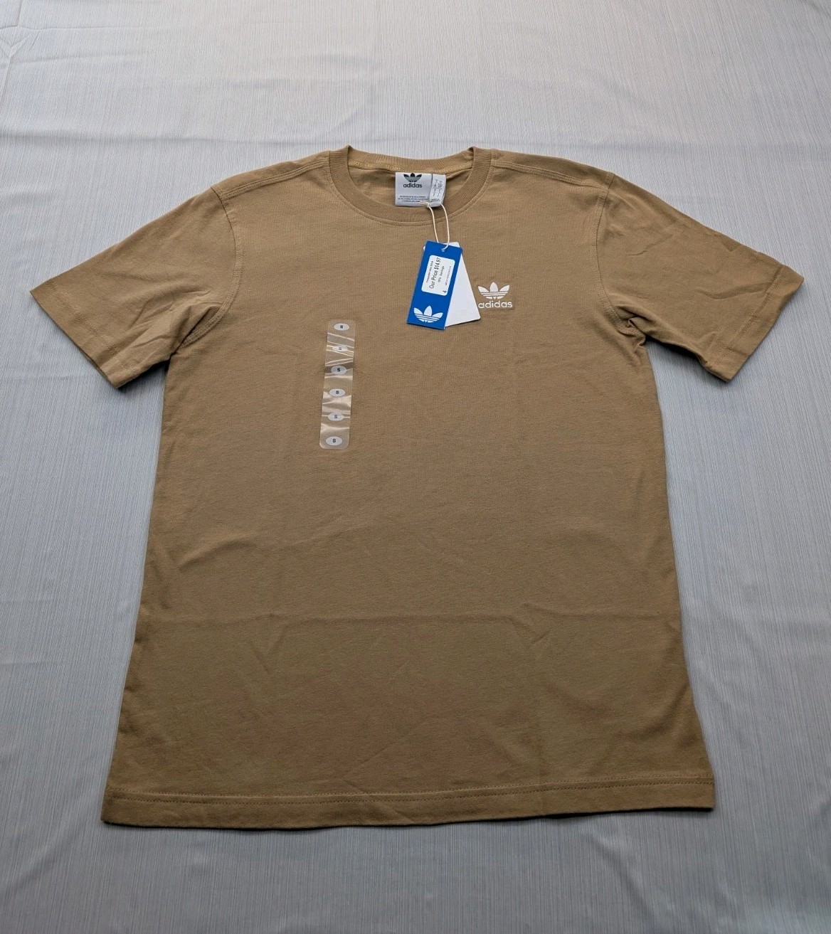 New Men’s Adidas Trefoil Essentials Tee Shirt Size Small Mens TShirt Tan Khaki