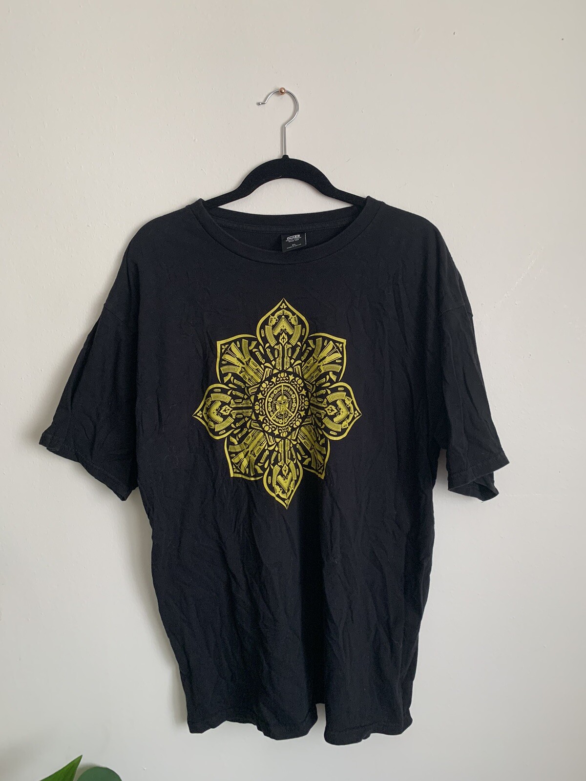 Obey Stop The Violence Black & Yellow T Shirt Crew Neck 100% Cotton Mens Size XL