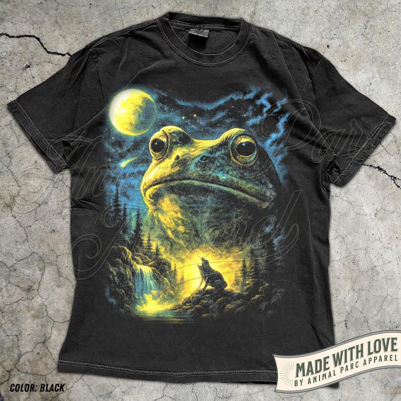 Vintage Frog Comfort Tee Full Moon Animal Nature Graphic Gift gallery