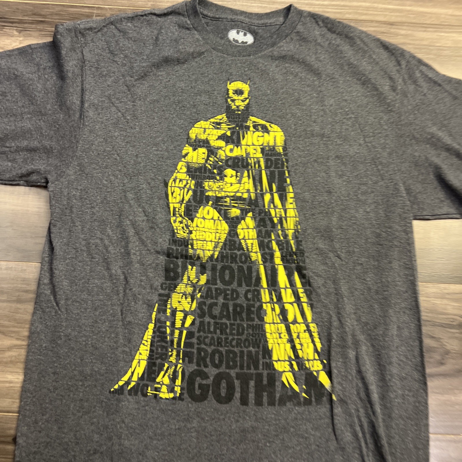 DC Comics Batman T-shirt Yellow Words Dark Knight Small EUC Gotham Large gallery