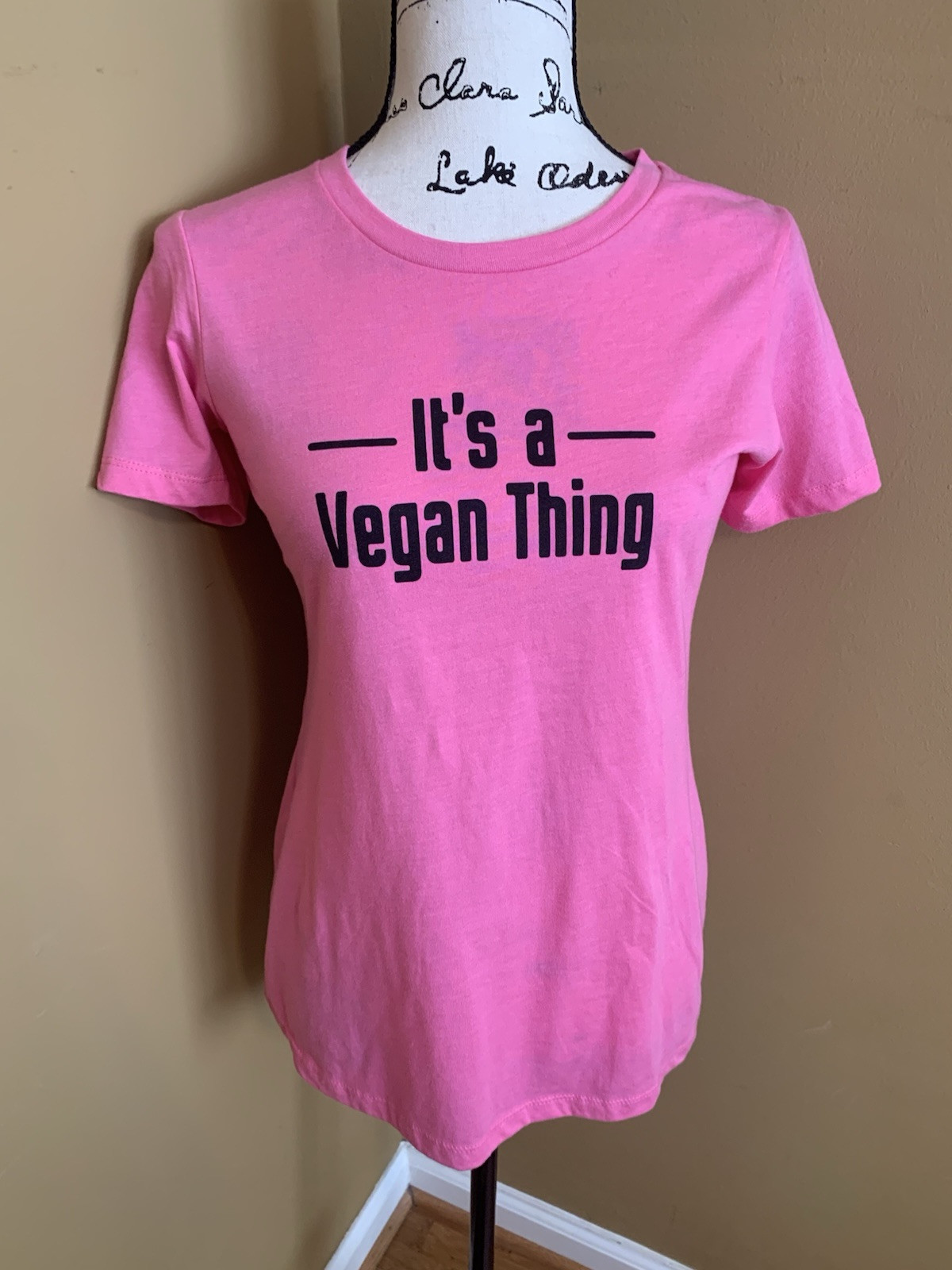 Vegan Printed It’s A Vegan Thing 🩷 Pink T-shirt Stretch Medium Good Life Cafe gallery