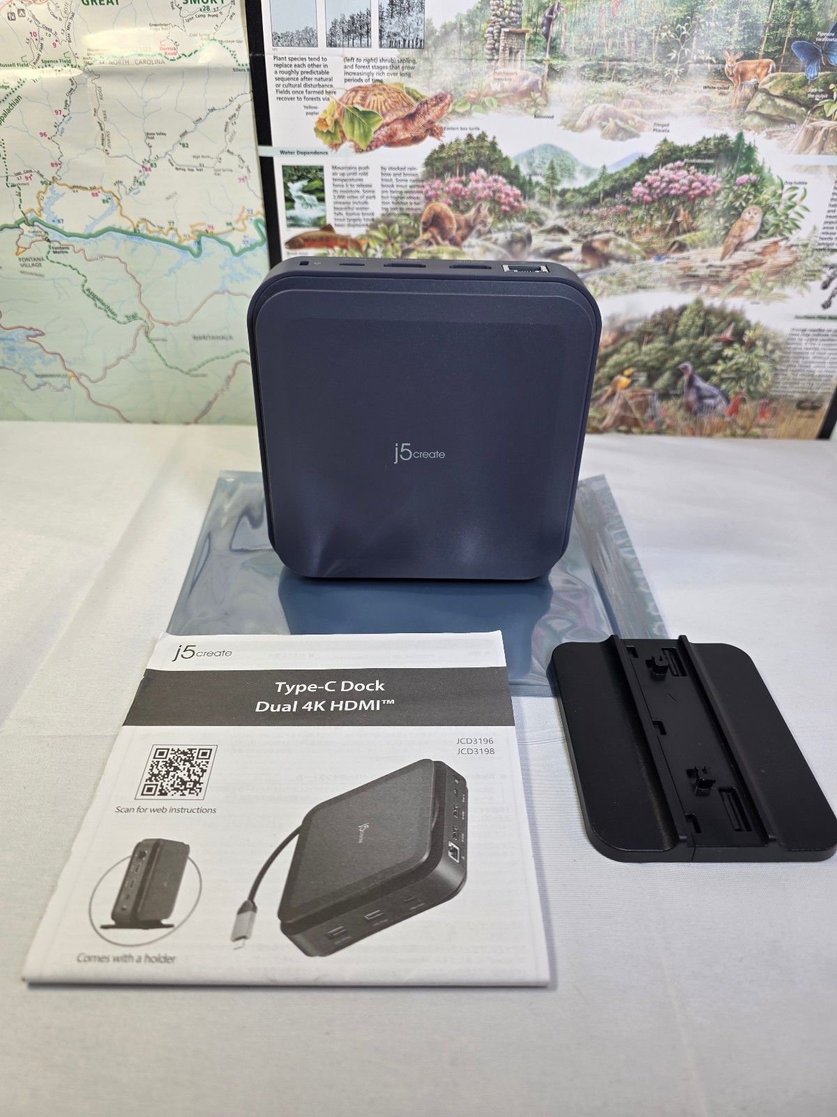 j5create – USB-C Dual 4K HDMI Docking Station with Wireless Charging