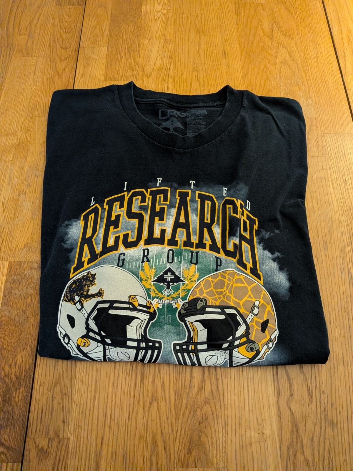 LRG Men’s 3XL Black All City U.S.A. Football Graphic Print Crew Neck Tee gallery