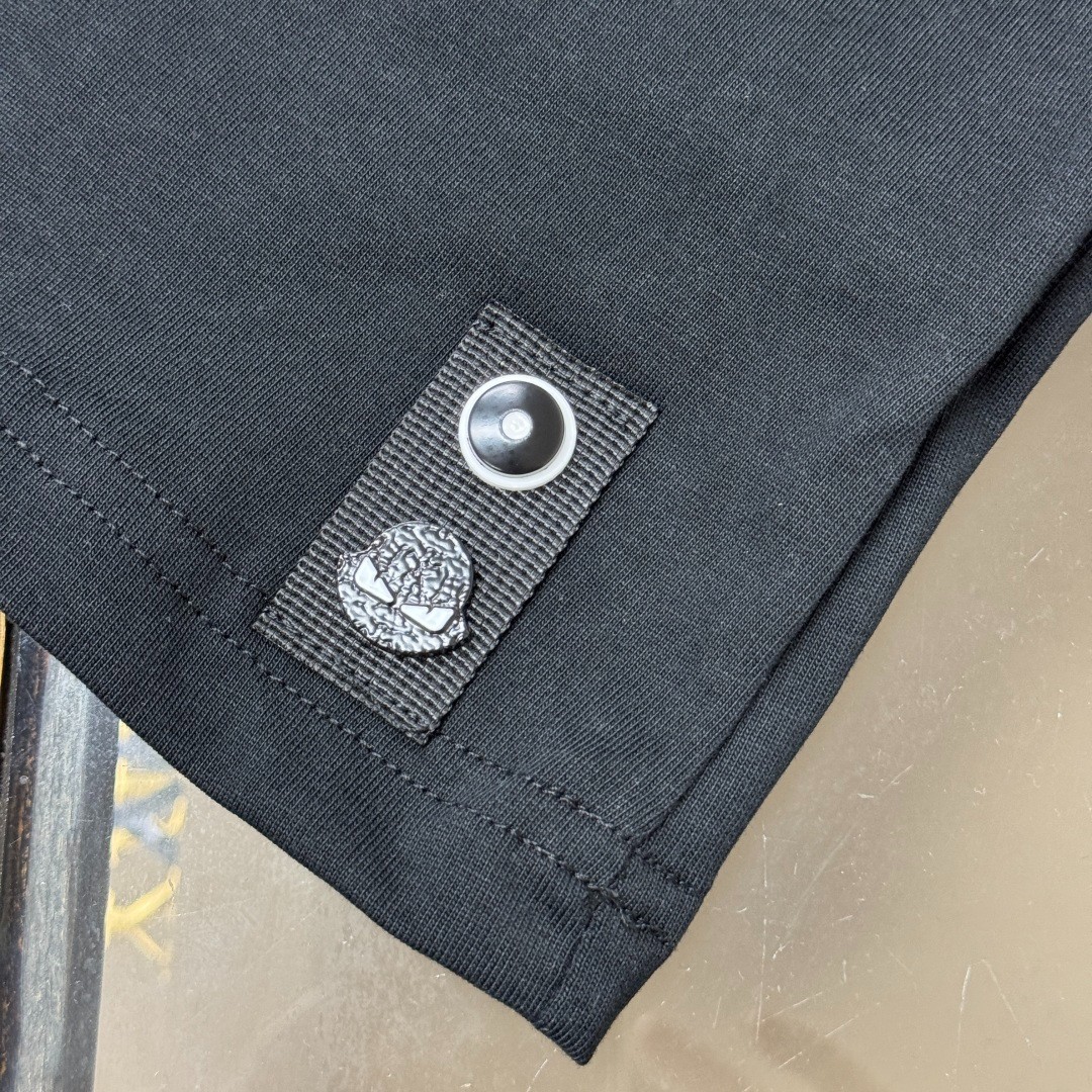 Moncler Men's Black Crew-Neck Short-Sleeve T-Shirt L gallery