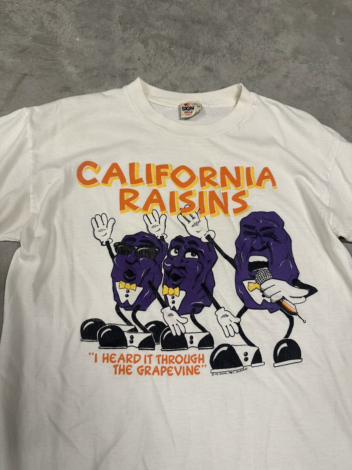 VTG 80s California Raisins Shirt Size M “I Heard It Through The Grapevine” gallery