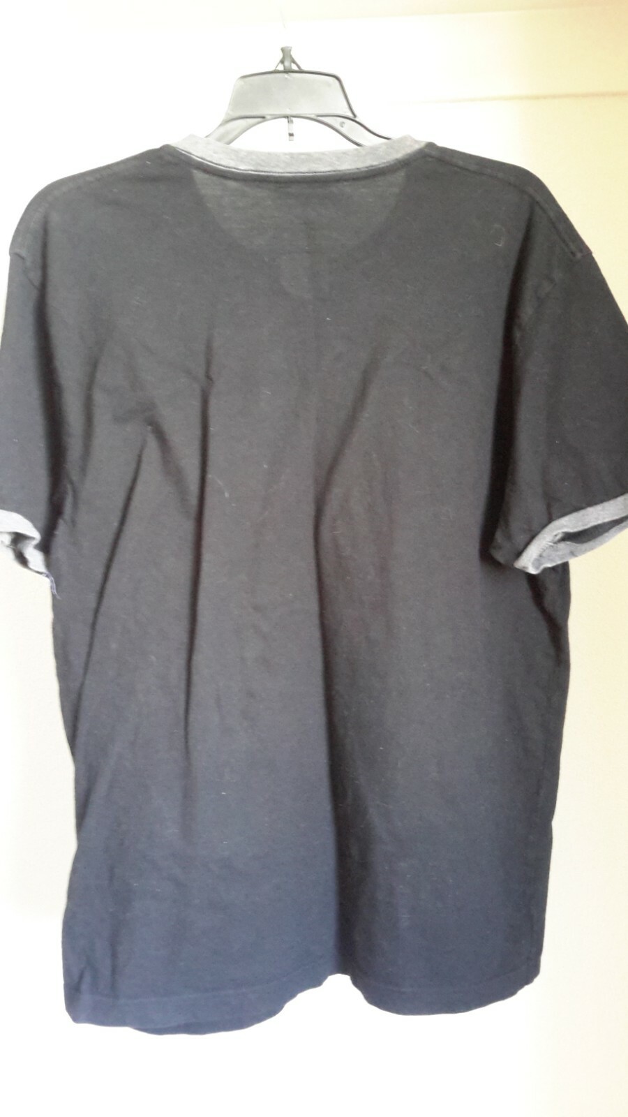 Old Navy Basic Mens Size L T-Shirt Black Gray Contrasting Trim Pre-owned gallery