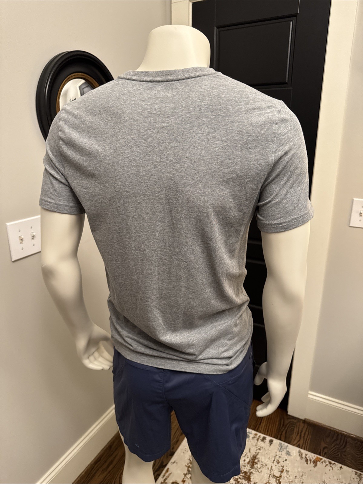 Express Men’s Slim Supersoft V-Neck Tee - Medium gallery