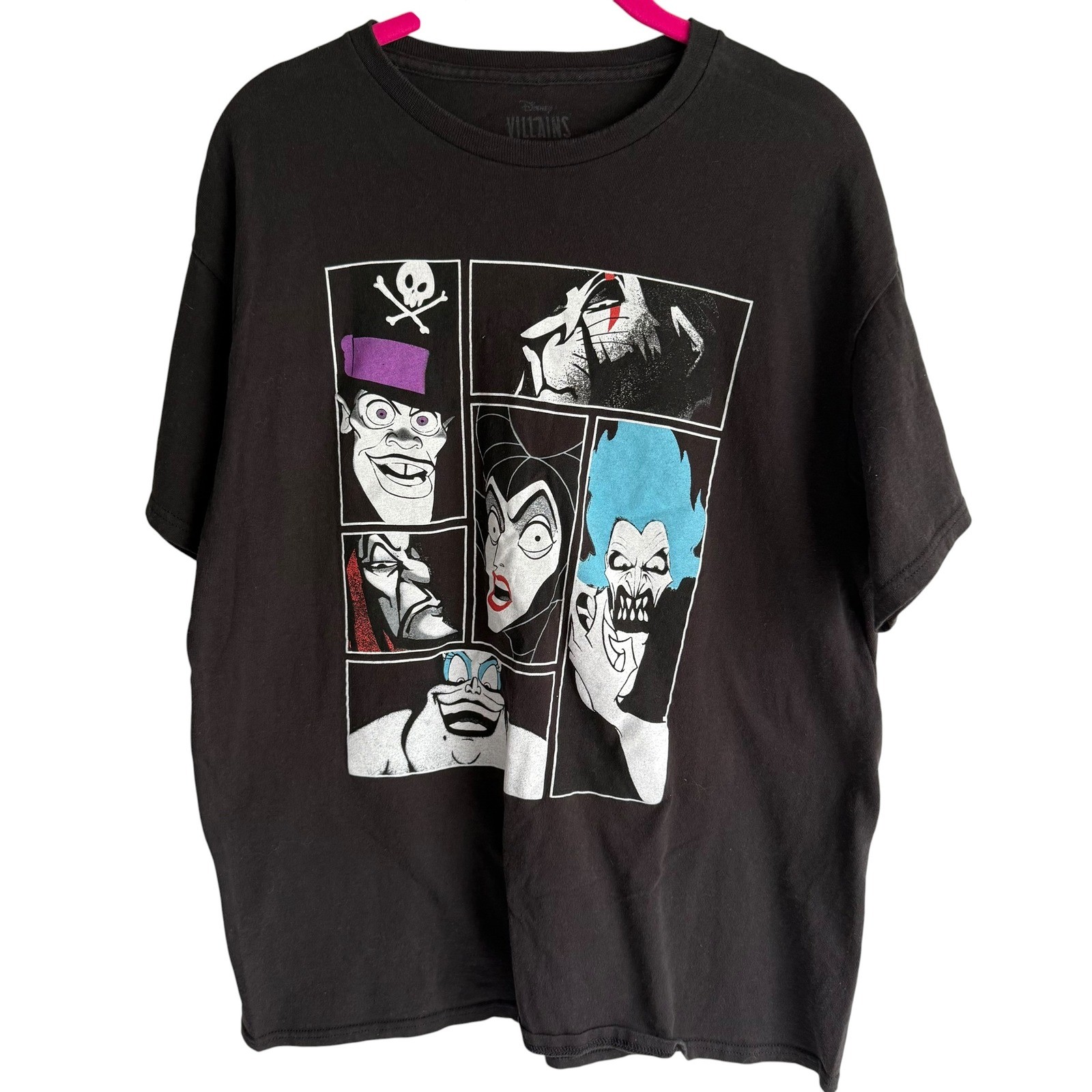 DISNEY VILLAINS Black Unisex T-Shirt, Maleficient, Ursula, L gallery