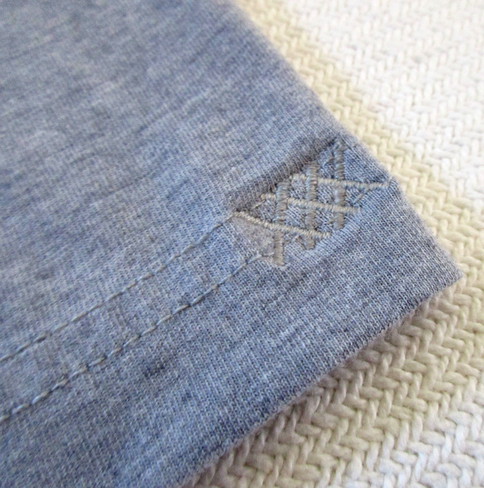 Rhone T Shirt Men's XL Extra Large Organic Pima Cotton Preppy Cool Comfort Gray gallery