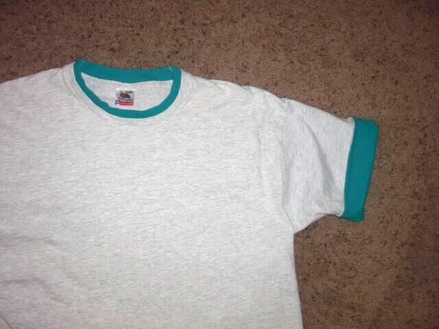 Vintage 90s Fruit of the Loom 2 TONE SLEEVES single stitch shirt Large gallery