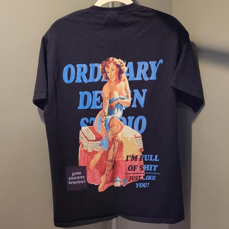 Ordinary Design Studio Men’s Pinup Girl Graphic T-Shirt, Size L, Black Multi