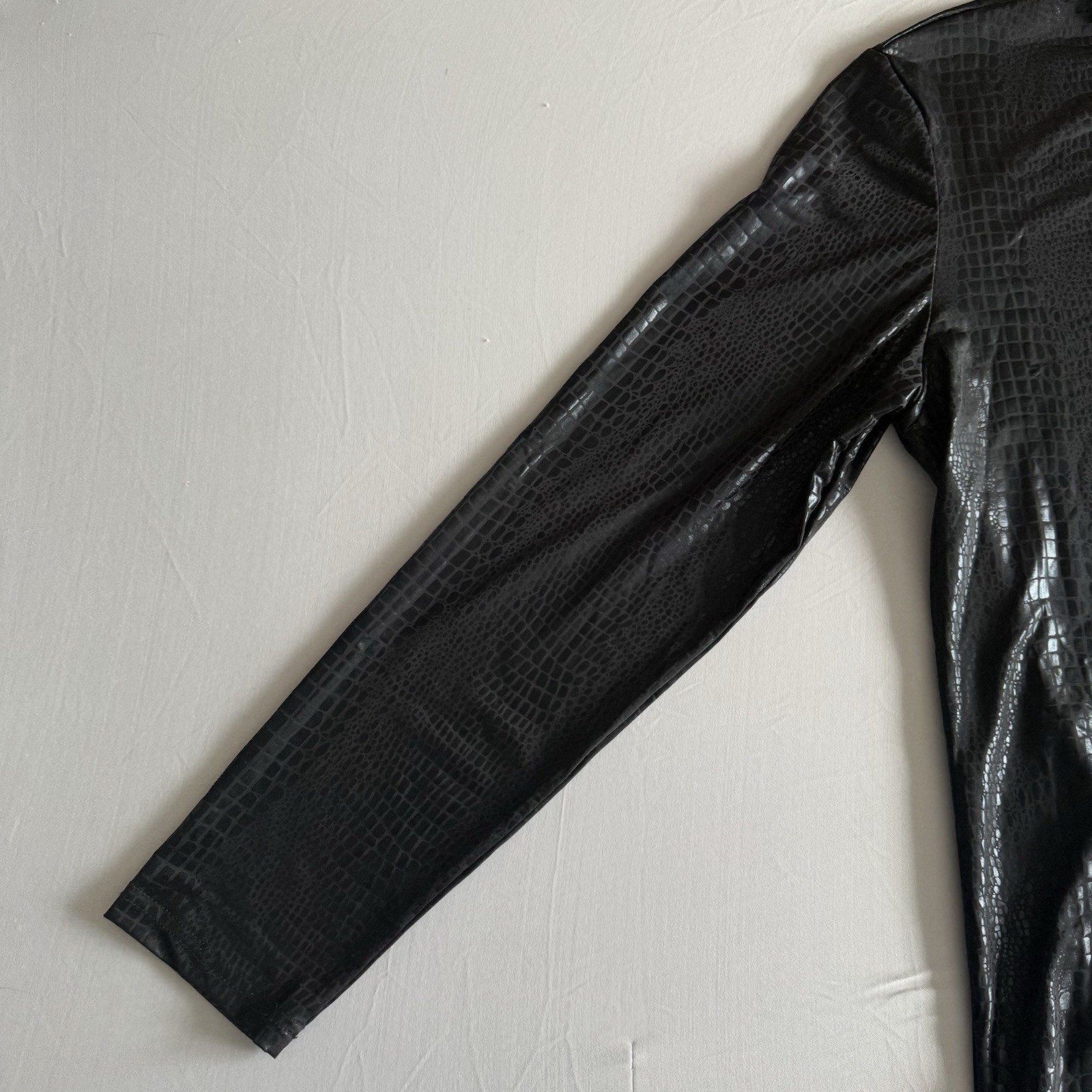 Shiny Alligator Print Long Sleeve Shirt Mens Small Black Lightweight Club Party gallery