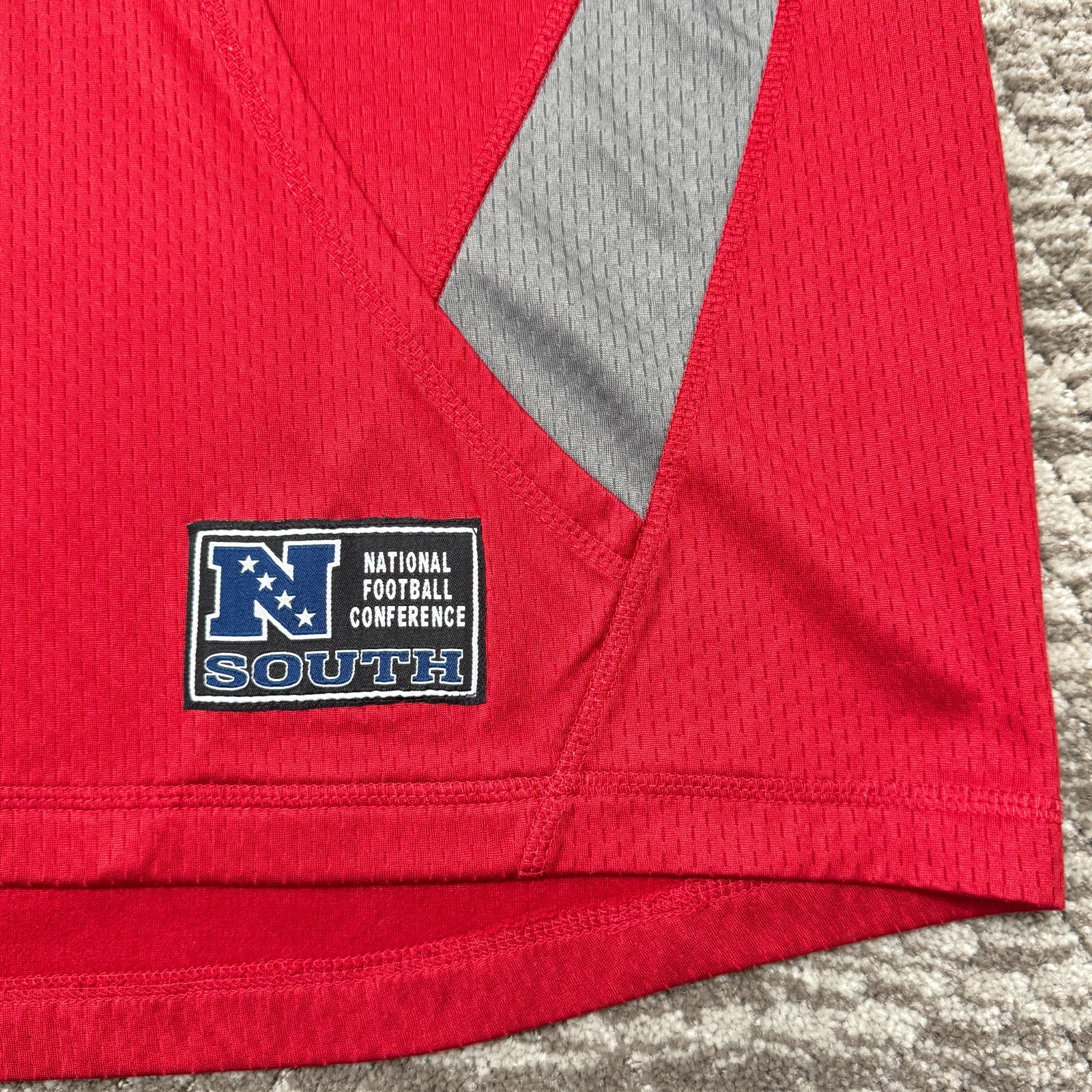 2000s Atlanta Falcons NFL Team Apparel XL Long Sleeve Shirt Red Kangaroo Pocket gallery