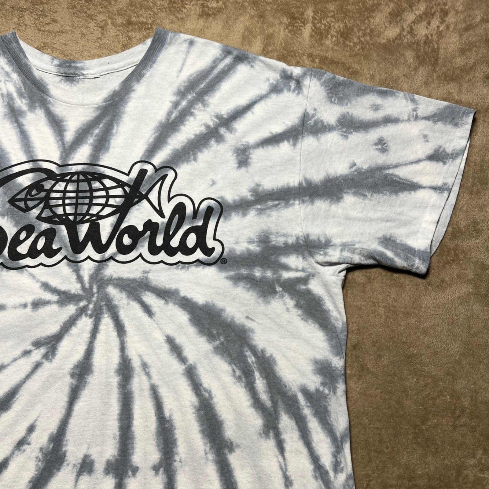SeaWorld Graphic T-Shirt Mens XL Grey White Spiral Tie Dye Short Sleeve Cotton T gallery