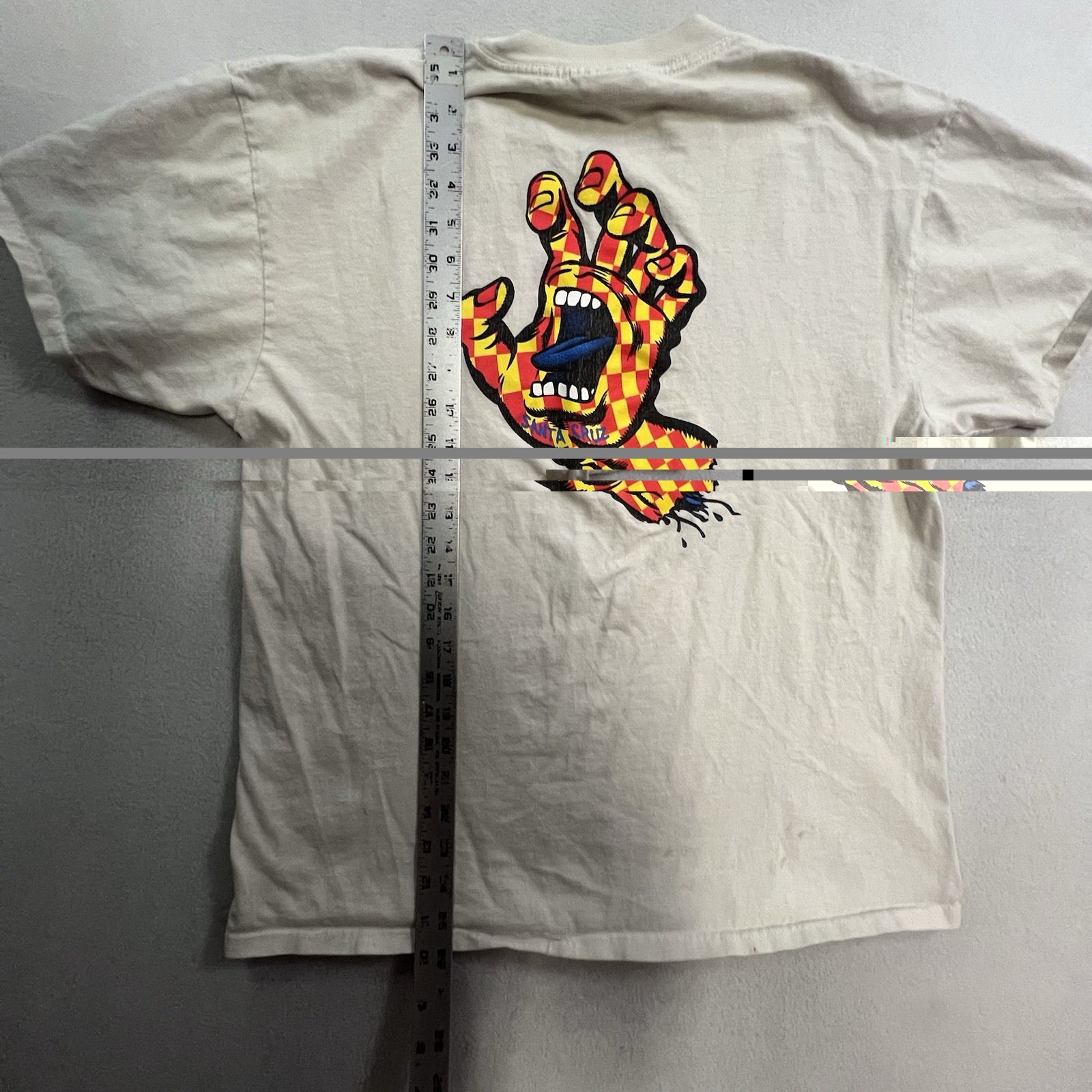 VTG Santa Cruz Skateboards Shirt Men’s Large Beige Screaming Hand Plaid Logo gallery