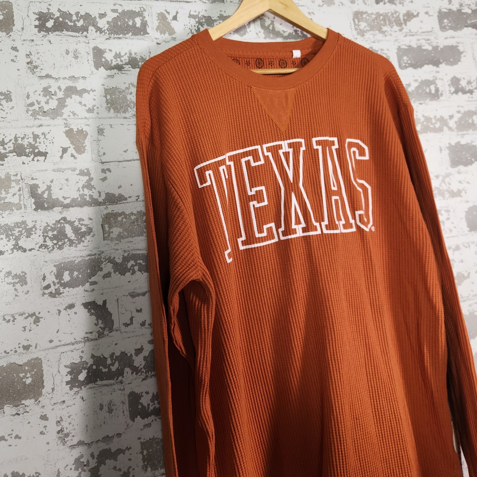 Pressbox Texas Longhorns Thermal Shirt Men's Large Burnt Orange Waffle Knit gallery